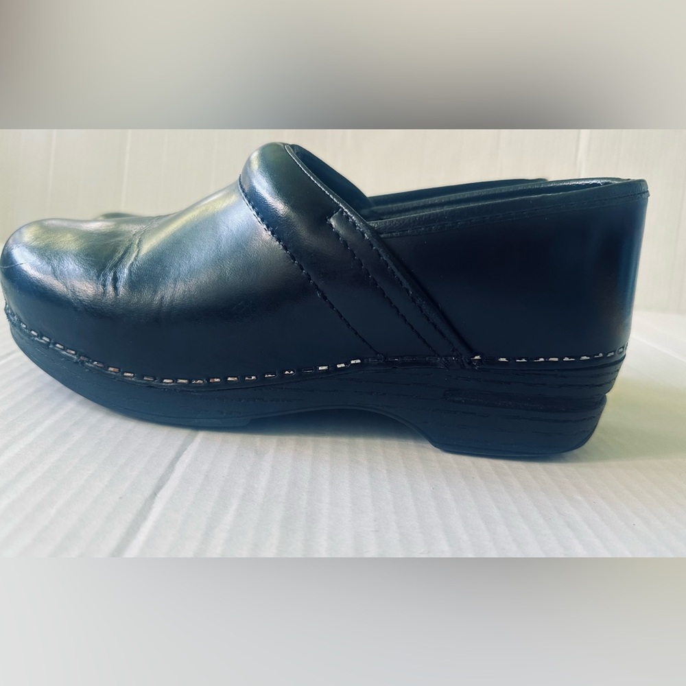 Dansko Clogs Shoes‎ Womens Size EU 38 US 7.5-8 Black Leather Slip On